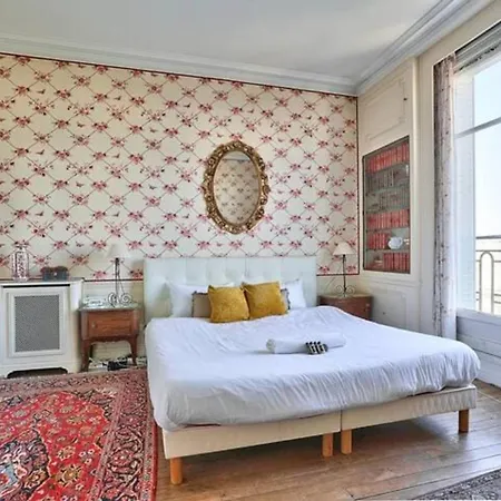 Charming With Eiffel Tower View Apartamento