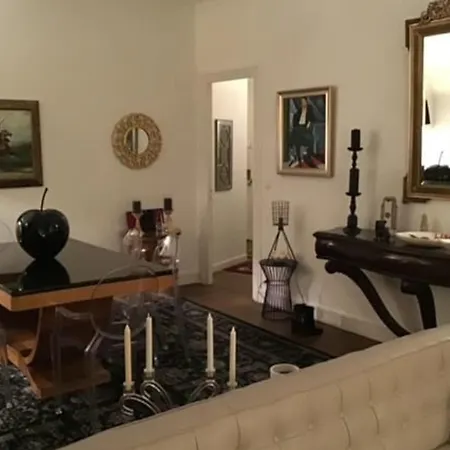 Charming With Eiffel Tower View Apartamento